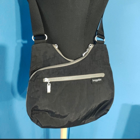 Baggallini crossbody black handbag - Picture 2 of 5